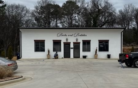 Barks and Bubbles storefront